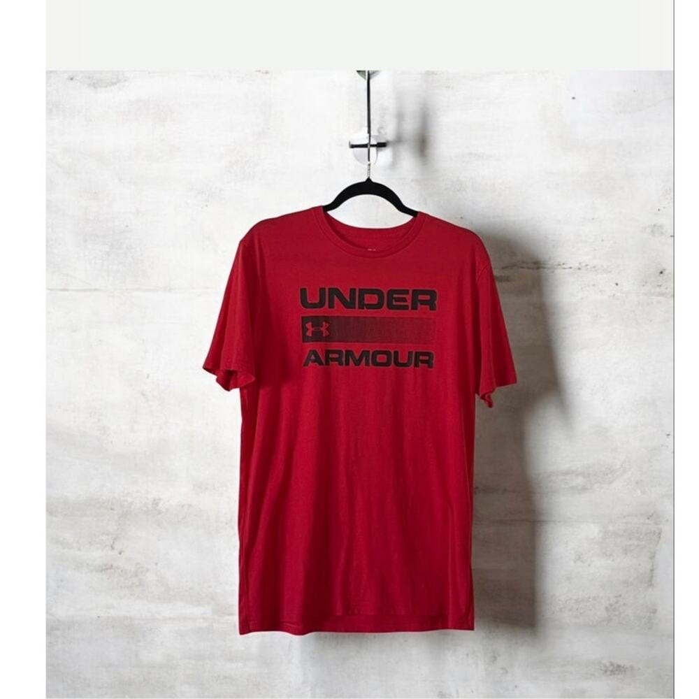 Under Armour Mens Red Graphic T-Shirt Size Medium